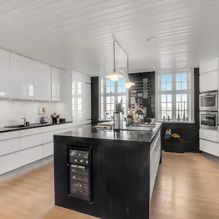 Stunning In With Kitchen
