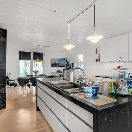 Stunning In With Kitchen