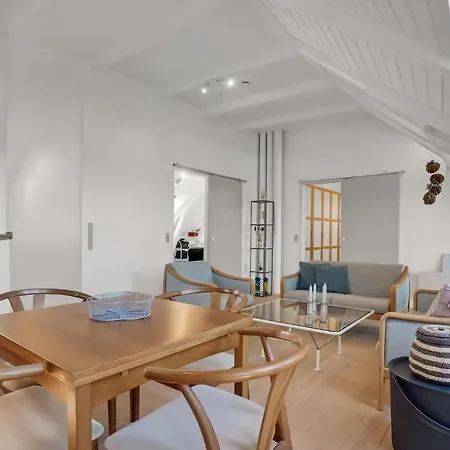 Stunning In With Kitchen