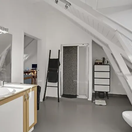 Stunning In With Kitchen