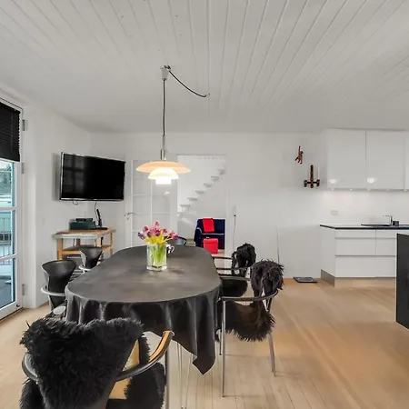 Stunning In With Kitchen