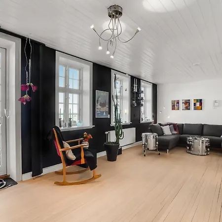 Stunning In With Kitchen Lägenhet