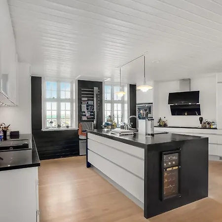 Lägenhet Stunning In With Kitchen Struer